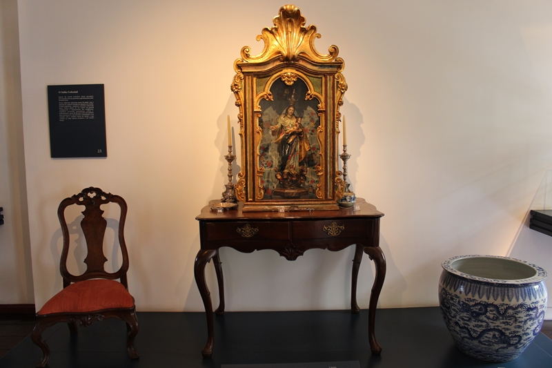 Oratórios de referência artística expostos no Museu do Oratório, em Ouro Preto.