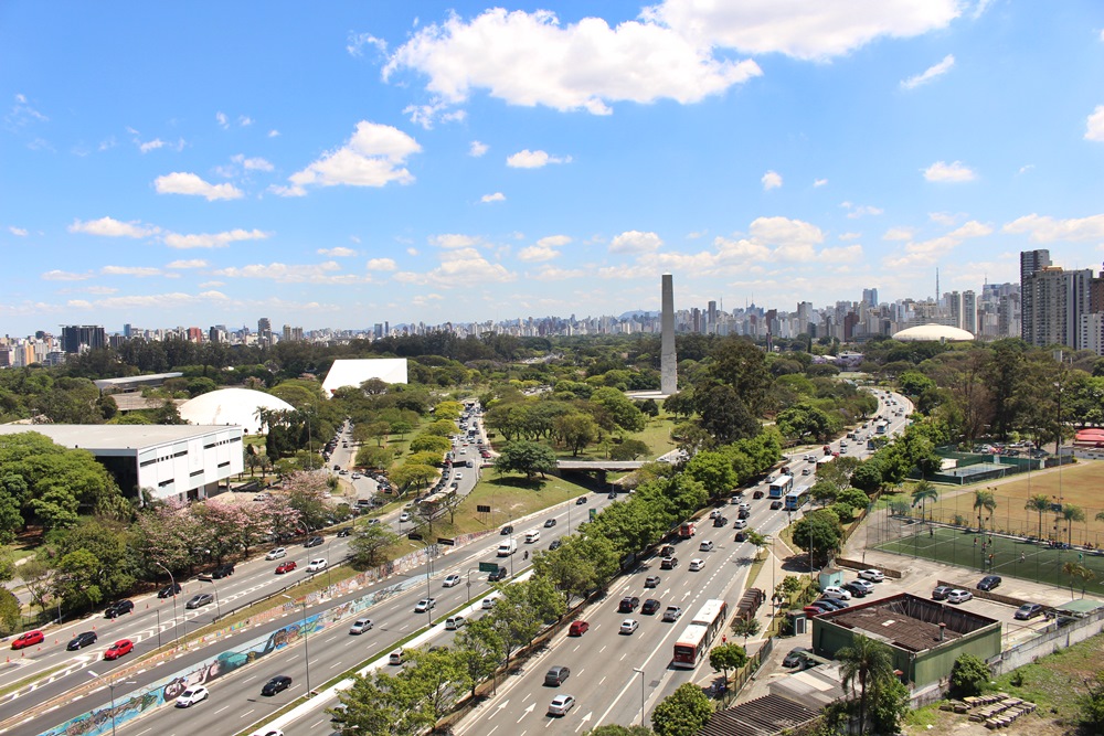 Vista do terraço do MAC, Museu de Arte Contemporânea, perto do Parque Ibirapuera.