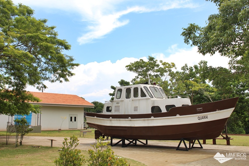 Barco Quarai, que era usado como vigilância no reservatório da usina na década de 1980 e também como apoio na operação Pega Bicho.