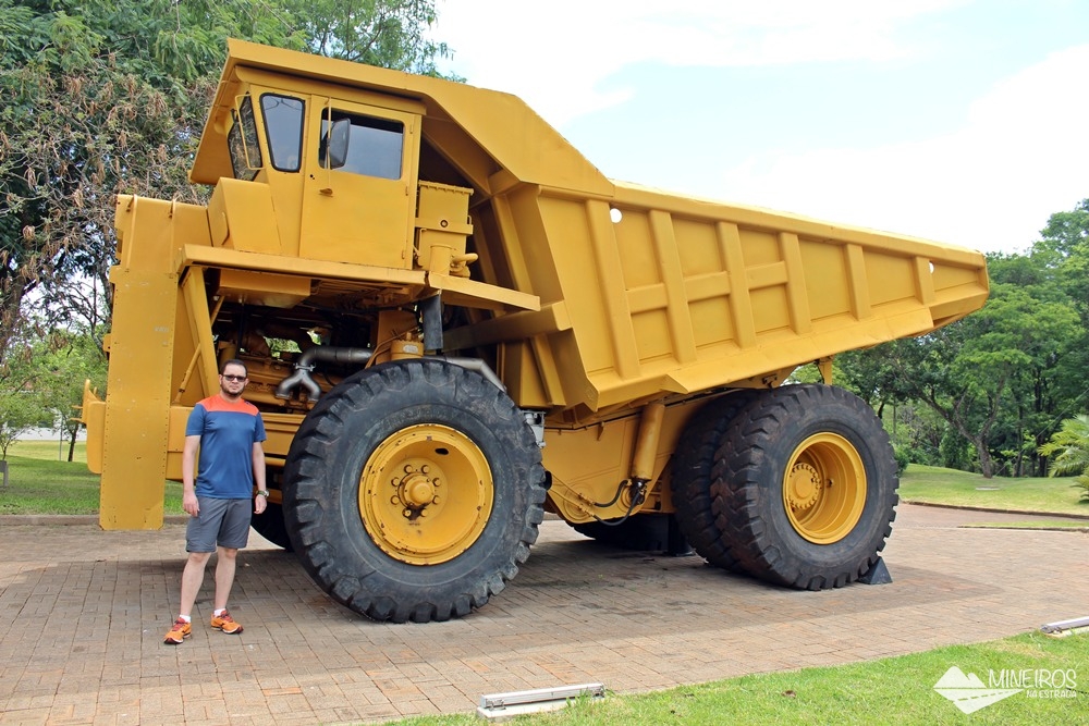 Caminhão usado na construção da Usina Hidrelétrica de Itaipu Binacional, exposto no Ecomuseu, em Foz do Iguaçu.