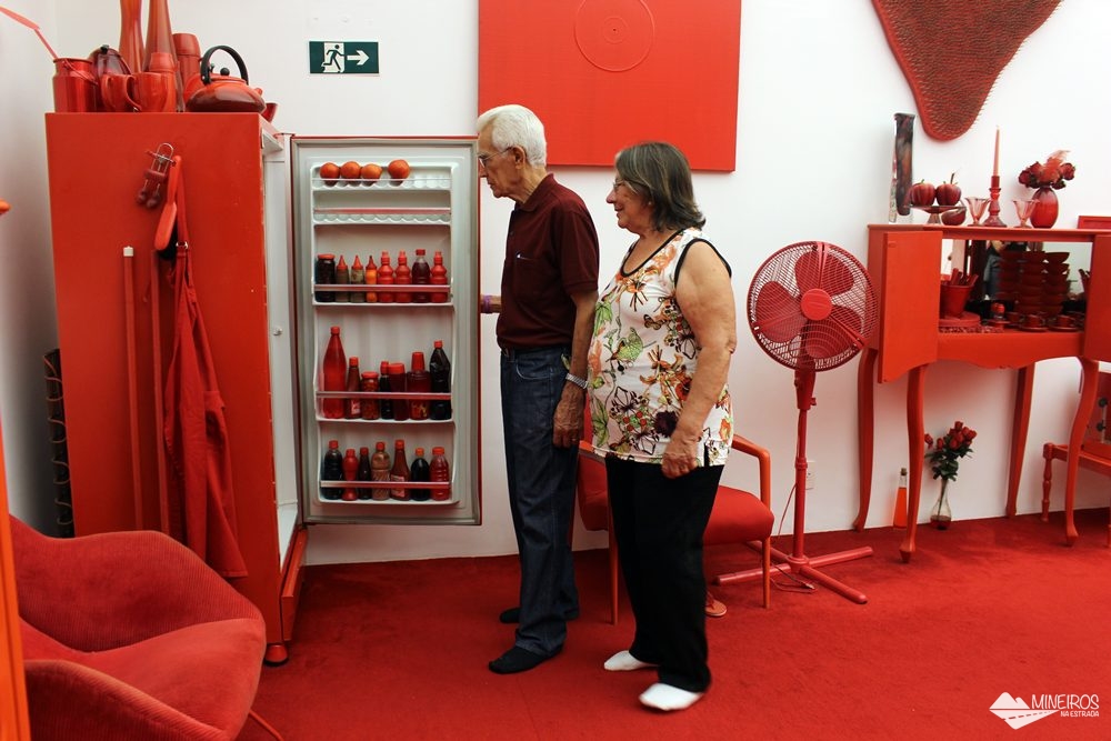 Tudo vermelho na Galeria Cildo Meirelles, no Inhotim, em Minas Gerais.