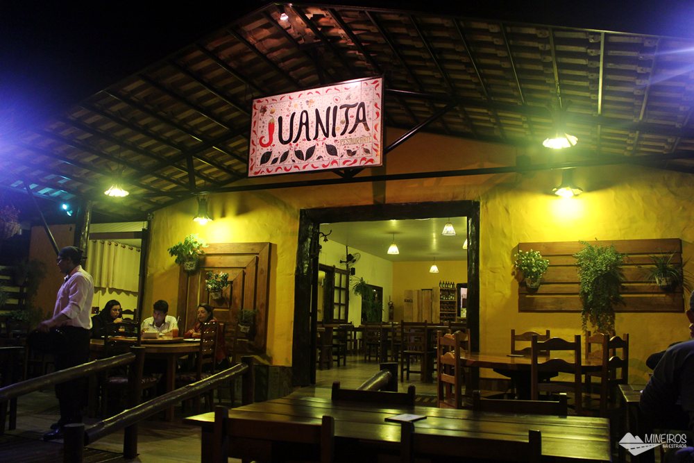 Restaurante Juanita, em Bonito, famoso por servir pratos tendo peixe como ingrediente principal.