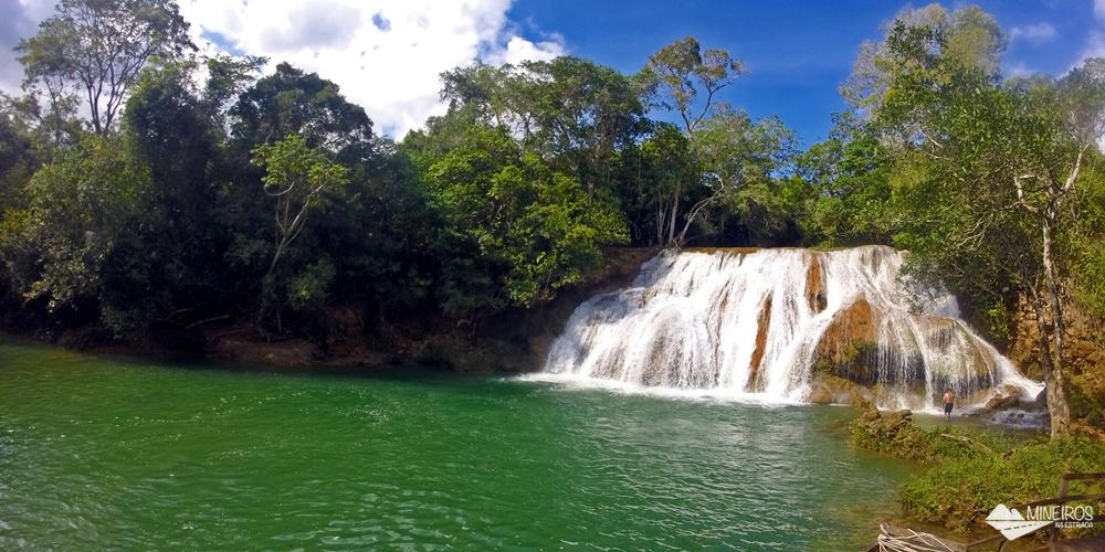 Nas Cachoeiras Serra da Bodoquena há trilhas, passeio de bote, uma pequena tirolesa aquática e balneário. Um almoço caseiro está incluído. Bodoquena fica a 70 km de Bonito, Mato Grosso do Sul, Centro-Oeste do Brasil.