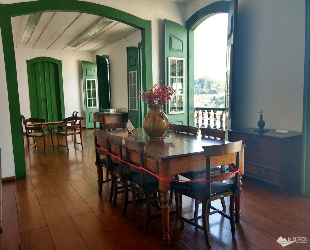 A Casa de Tomás Antônio Gonzaga, em Ouro Preto, o Poeta Inconfidente,é aberta à visitação. Há visitas guiadas de segunda a sexta e exposição de artesanato nos finais de semana.