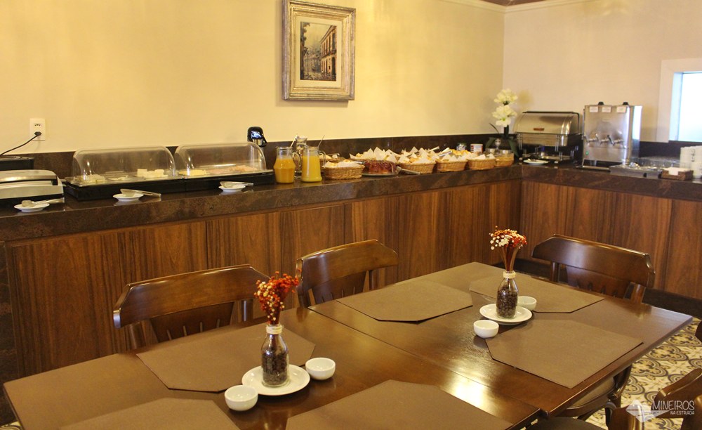 Café da manhã servido na Pousada Clássica, em Ouro Preto.