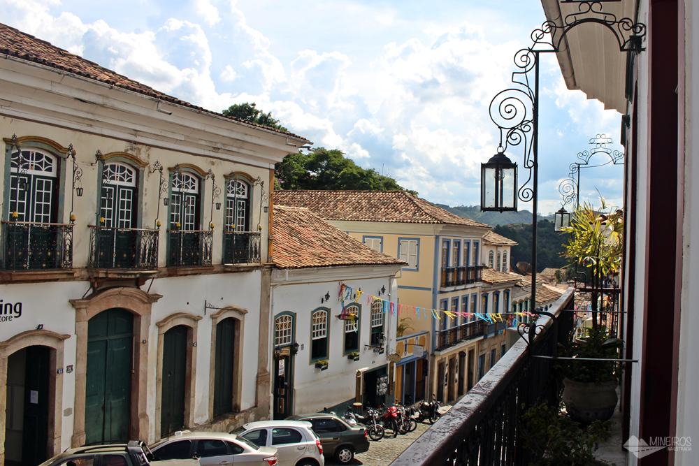 A Casa do Ouvidor é um restaurante que serve pratos a la carte,no almoço e jantar, localizado na rua Direita, em Ouro Preto.