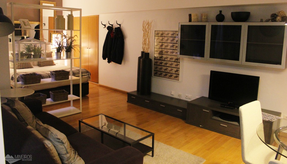 Procurando onde ficar em Barcelona? Veja dica de apartamento/flat lindíssimo, confortável e perto do metrô.