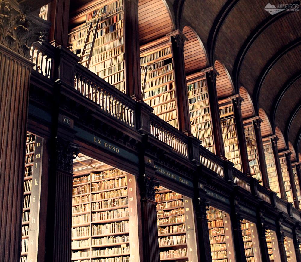 Conheça uma das bibliotecas mais lindas do mundo e um dos mais valiosos e supreendente livros, o Book of Kells.