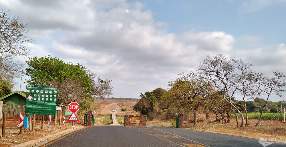 chegando ao Kruger Crocodile Bridge Gate