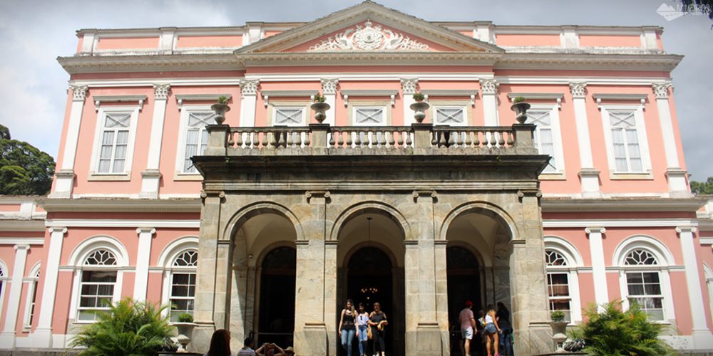Fizemos a visita guiada ao sensacional Museu Imperial, em Petrópolis e contamos como foi o passeio.