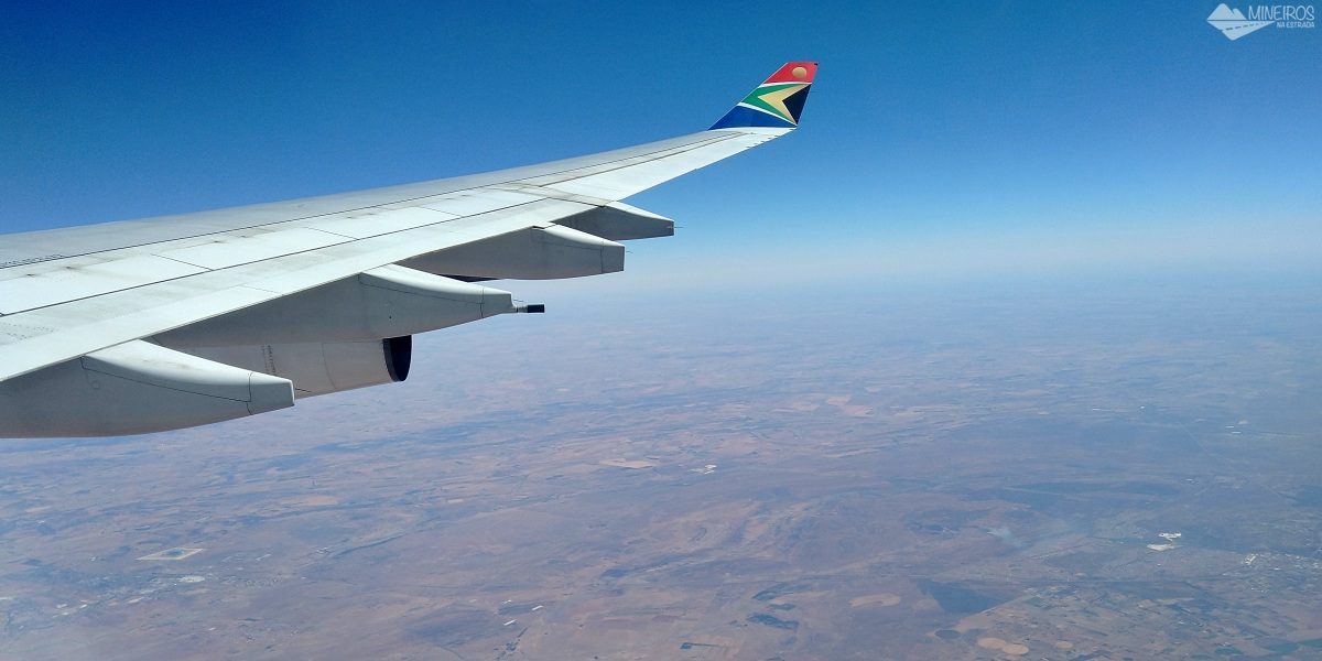 Como é voar com a South African Airways. Relato da nossa experiência na classe econômica em voos entre Brasil e África do Sul.
